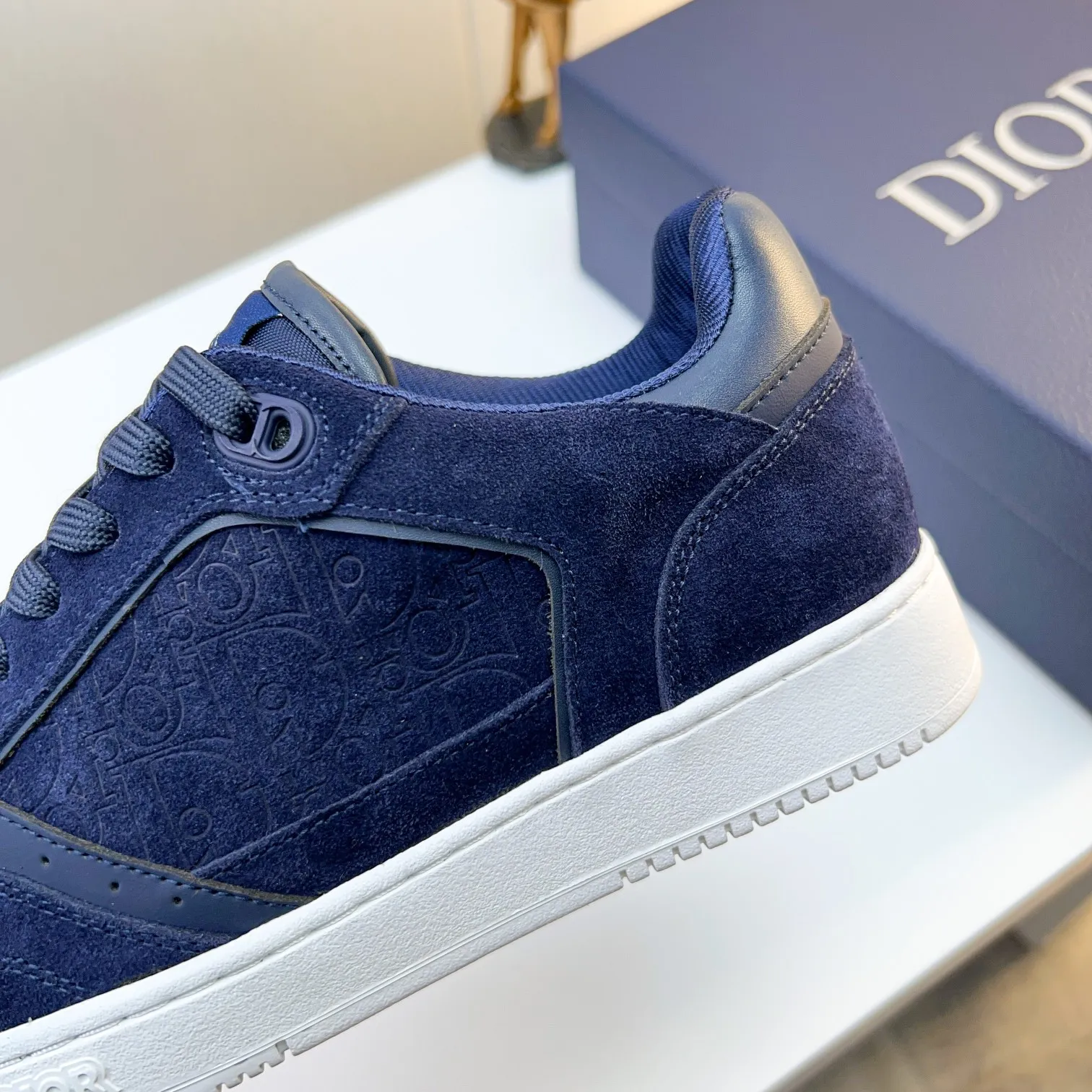 Men's Men's Shoes 💰400 [New] 🦩🦩Dior - Low-top sneakers 2025 spring men's collection new arrivals [Celebrate][Celebrate][Celebrate], reinterpret the basketball shoe design and become a classic Dior item [Strong][Strong][Strong], crafted in black and cream white smooth cowhide with beige suede, leather display on the side The CD logo, tongue, sole and back side are decorated with various distinctive details to enhance the style[666][666], while eyelet details, topstitching and rubber panels highlight the dynamic charm of its athletic style[strong][strong][strong]. It has a two-color rubber sole, which can be matched with various clothing to create a refined look. Size: 38 to 44 (45 can be customized